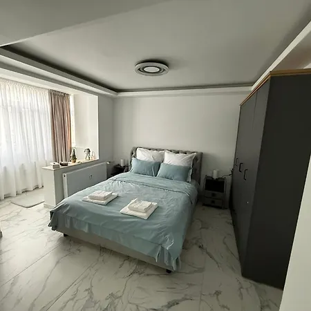Hall Deluxe Apartament *
