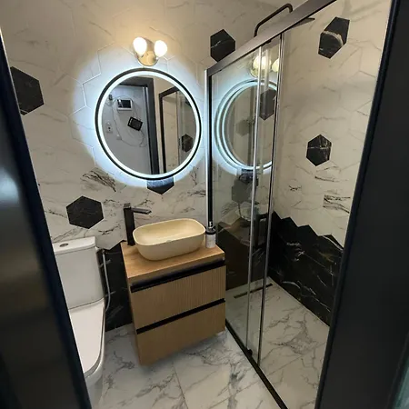 Hall Deluxe *